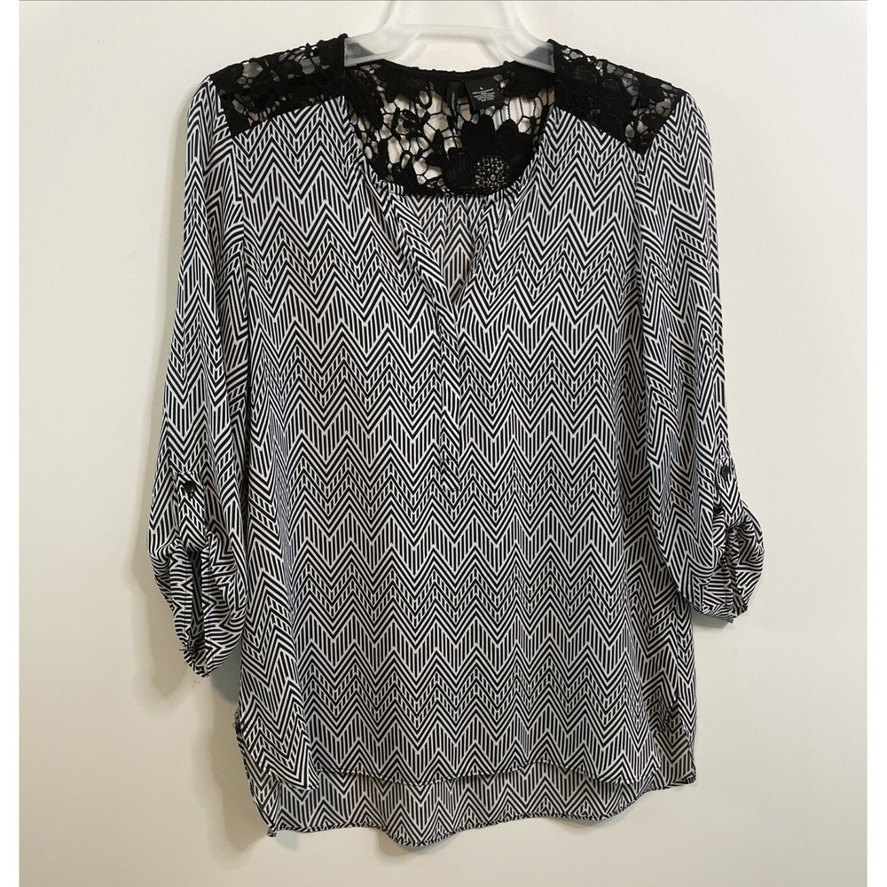 New Directions Geometric Lace Blouse Women's Large Black White 3/4 Sleeve